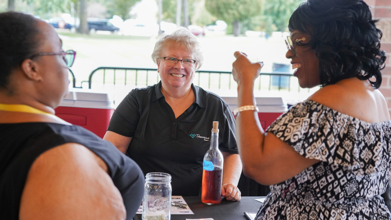 Tennera Wine Customer